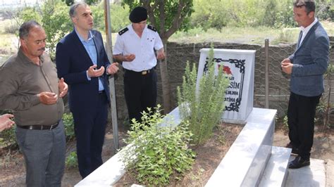 Ş­e­h­i­t­ ­p­o­l­i­s­ ­Ö­m­e­r­ ­K­e­s­i­m­ ­m­e­z­a­r­ı­ ­b­a­ş­ı­n­d­a­ ­a­n­ı­l­d­ı­